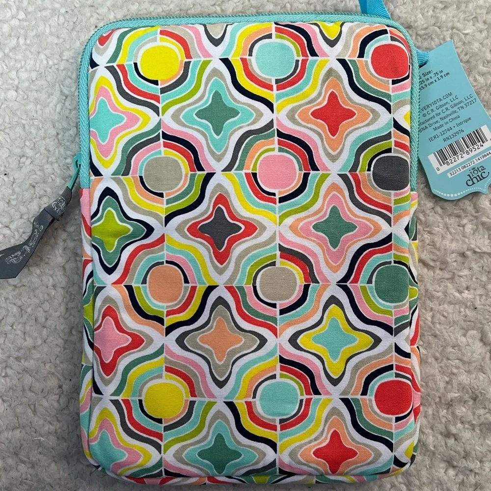 Iota Chic by C.R. Gibson Padded E-Reader Protective Zip Storage Case